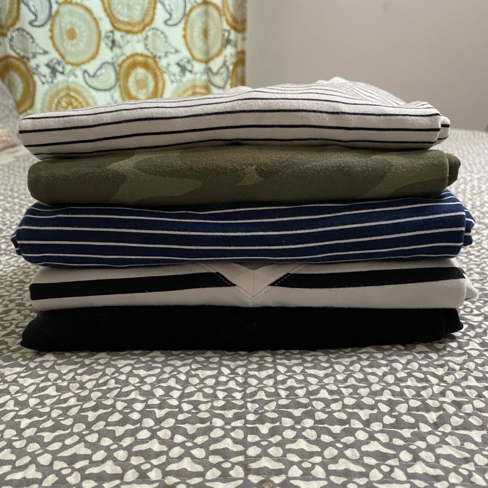 5 pack bundle basic tees - Picture 2 of 16